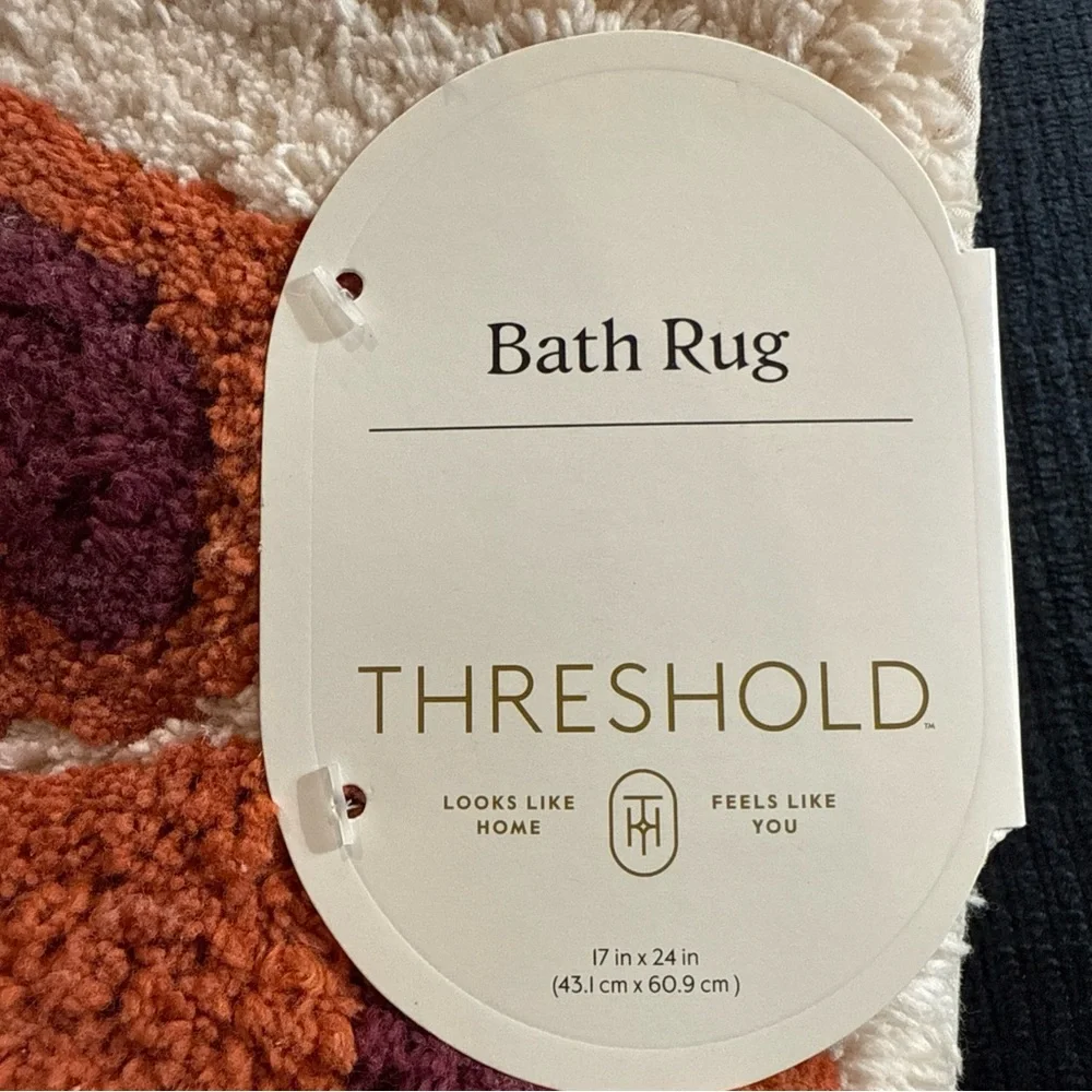 Brand New with Tags Harvest Pumpkin Bath Rug White - Threshold. 17